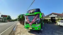  Unik Nih, Bisa Nikah di Dalam Bus, Berapa Biayanya?