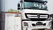  Mercedes-Benz Terus Perkuat Eksistensi Di Pasar Komersial Indonesia