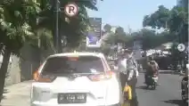  Ada yang Berani Parkir Sembarangan di Bandung? 