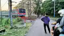  Membahayakan, Ada 40 Perlintasan KA Tidak Resmi Akan Ditutup Di Jakarta