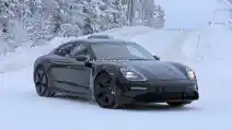  Soal Persaingan Mobil Listrik Porsche dengan Tesla