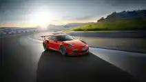  Porsche Raih Rapot Bagus di 2015