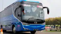  Makin Profesional Nyetir Bus dan Truk Bersama Hino