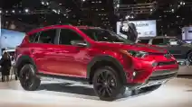  Toyota RAV4 Generasi Kelima Bisa 'Ubah' Warna Marka Jalan