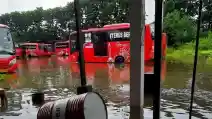  Banjir Lumpuhkan Aktivitas Trans Semarang