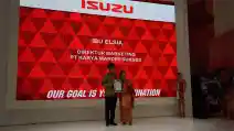  Isuzu : Serahkan Sertifikat Kepada 17 Industri Karoseri