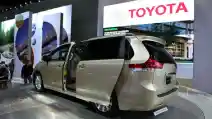  Sliding Door Berpotensi Rusak, 748 Ribu Toyota Sienna Kena Recall