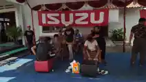 Isuzu : Gelar Acara Seru Manjakan Pengguna Elf Bak Kayu 