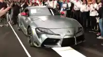  Fantastis! Toyota Supra Produksi Pertama Laku RP 30 Milyar!