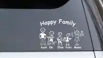  Ada Ancaman Kejahatan, Jangan Pernah Tempel Stiker 'Happy Family' di Mobil