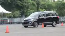  Wuling Confero dan Toyota Avanza Sama-sama 1.500 CC dan RWD, Mana yang Lebih Bertenaga?