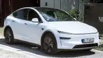Tesla Model Y Diganti Sistem Buka Tutup Pintunya
