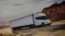  Truk Trailer Tesla Tabrakan Tak Jauh Dari Gigafactory, Dua Meninggal Dunia