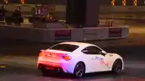  VIDEO: Subaru BRZ Pecahkan Rekor Berputar di Tempat Sempit