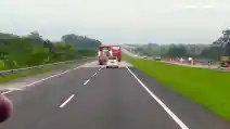  Pengemudi Mobil Penumpang, Waspadai Bahaya Di Sekitar Bus Dan Truk 