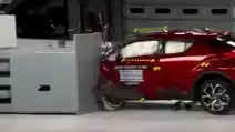  VIDEO: Toyota C-HR 2018 Crash Test (IIHS)