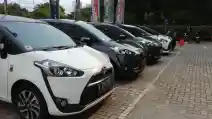  Toyota Sienta Community Indonesia Masuk Dealer Untuk Buka Bersama