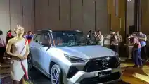  Toyota Yaris Cross Hybrid Punya Kabin Besar Berkat Baterai Yang Compact