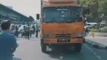  Luar Biasa, Truk Rem Blong Minta Nyawa Lagi