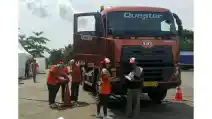  UD Trucks : Gelar Apresiasi Supir Truk di Tol Kanci