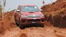  GIIAS 2015 : Toyota Hilux, Menguji Transmisi Satu-satunya di Dunia