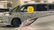  SPY SHOT: Toyota Voxy Generasi Terbaru