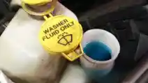  Kaca Tetap Jernih Dengan Washer Fluid Bikinan Sendiri