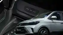  Akhirnya Wuling Confero Punya Pilihan Girboks Matik. 