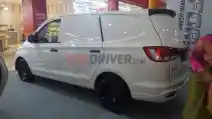  Wuling Formo Blind Van vs Daihatsu Gran Max Blind Van. Siapa yang Punya Kabin Terbesar?