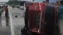  Wuling Confero Terguling di Tol, Ini Kata Pakar