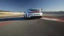  - Porsche Tidak Akan Bikin 911 EV Murni