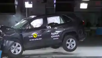 VIDEO: Crash Test Toyota RAV4 2019 (Euro NCAP)