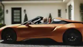 VIDEO: Mantan Orang Nomor 1 Mercedes-Benz Kendarai BMW i8 Roadster Setelah Pensiun!