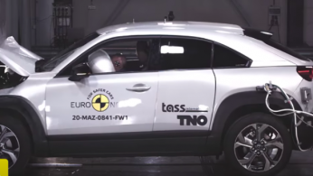 VIDEO: Crash Test Mazda MX-30 (EURO NCAP)