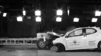 VIDEO: Crash Test Mazda2 Hybrid (Euro NCAP)