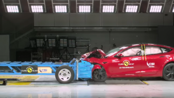 VIDEO: Crash Test Tesla Model S (Euro NCAP)