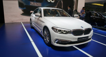 GALERI: BMW 520d Luxury Line CKD (14 FOTO)