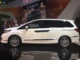 Foto - Honda Menghidupkan Lagi Elysion Untuk Lahap Alphard