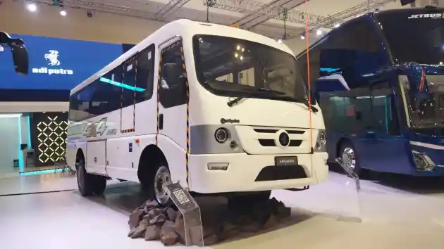 Foto - Adiputro Perkenalkan Prototype Jetbus Roamer Monocoque 4x4 di GIIAS 2023