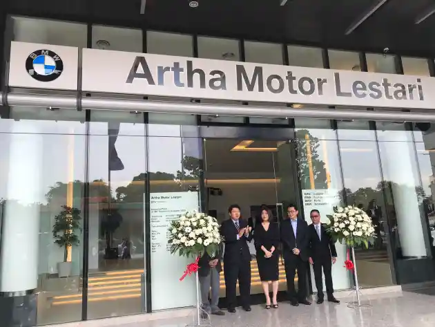 Foto - BMW Resmikan Dealer Baru di Pusat Kota Jakarta, Punya Konsep Baru