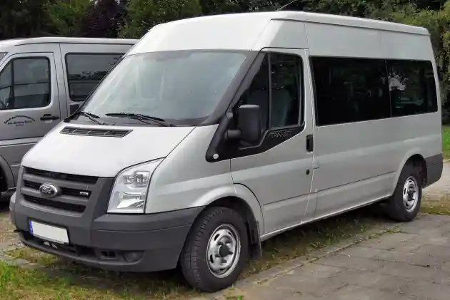 Foto - Ford Transit: Legenda Hidup Van