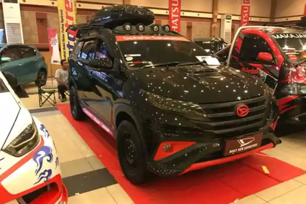 Foto - Daihatsu Gelar Kontes di Bandung, Sirion Sampai Zebra Jadi Peserta