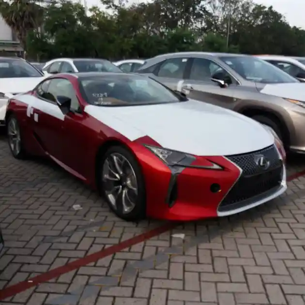 Foto - SPY SHOT: Lexus LC500 Terlihat Di Pelabuhan Tanjung Priok