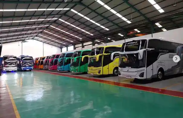 Foto - Adiputro Hand Over 40 Unit Jetbus 5 Pesanan PO Subur Jaya