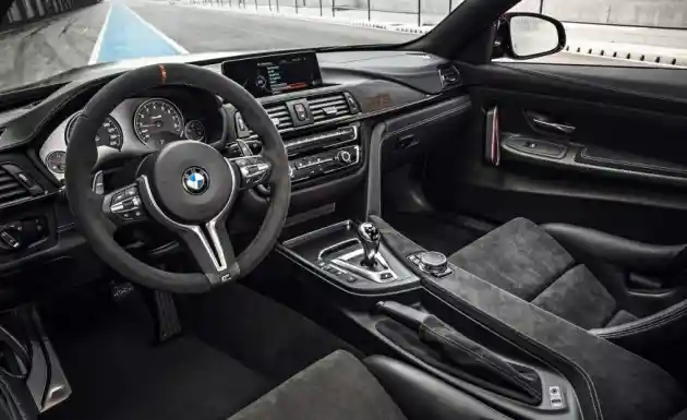Foto - VIDEO: Kebuasan BMW M4 GTS , Mobil Balap Yang Legal Di Jalan