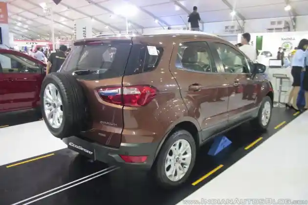 Foto - Ford Ecosport Facelift 2016 Nongol di India