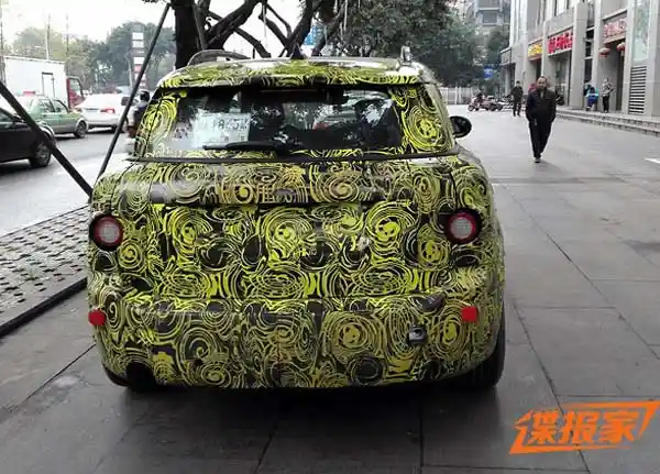 Foto - SPY SHOT: MINI Countryman Generasi Kedua Yang Lebih Besar Lagi