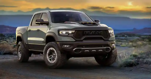 Foto - Buka 2021, Pikap New Ram 1500 TRX Mulai Diproduksi