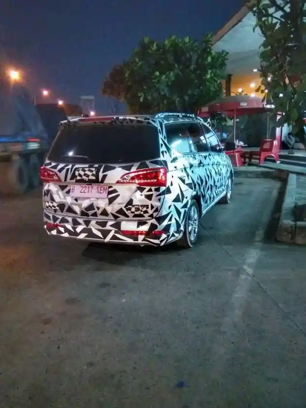 Foto - SPY SHOT: Wuling Baojun 730 di Bekasi, Calon Musuh Toyota Innova