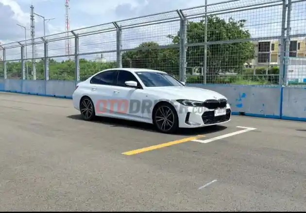 Foto - New BMW 330i M Sport Pro, Makin Canggih dan Buas di Sirkuit